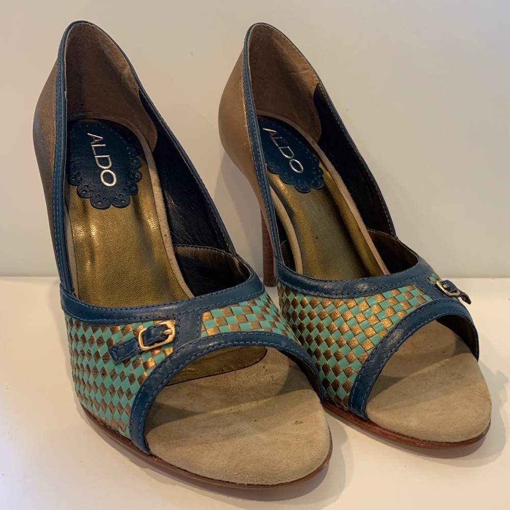 Vintage Aldo “Madel” Metallic Peep Toe Pumps